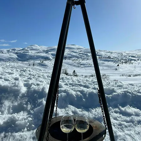 Off-grid With Mountain Views *