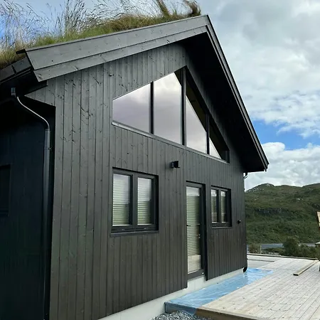 Off-grid With Mountain Views Semesterbostad *