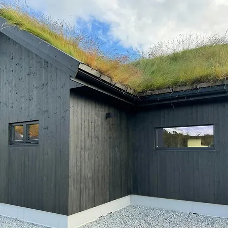 Off-grid With Mountain Views Semesterbostad *
