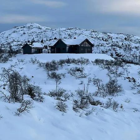 Off-grid With Mountain Views Semesterbostad *
