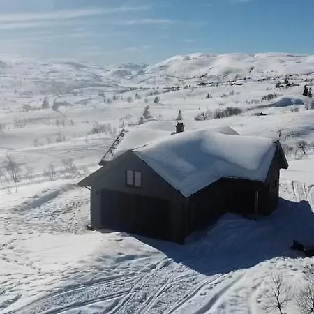 Off-grid With Mountain Views * Valle (Aust-Agder)