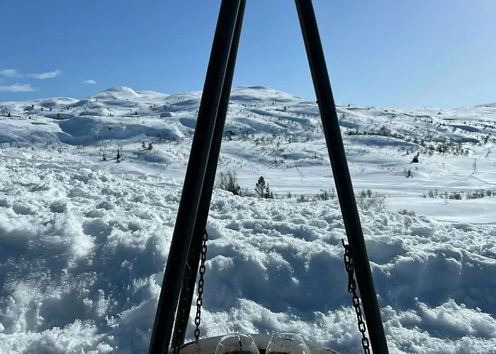 Off-grid With Mountain Views *